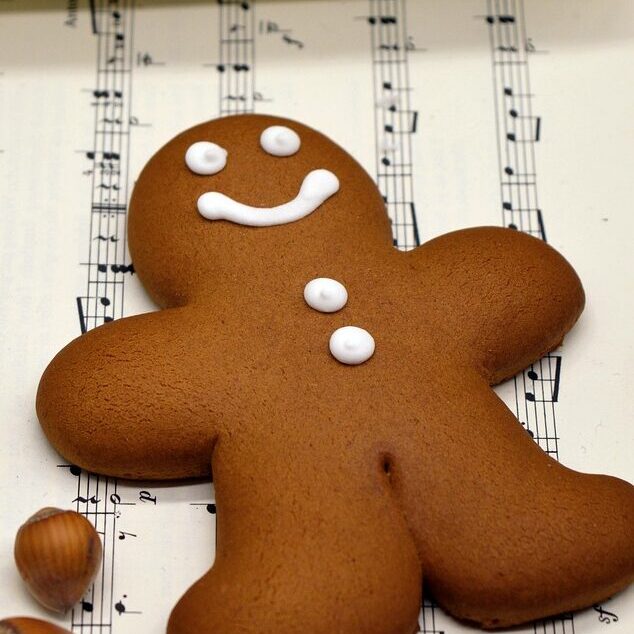 gingerbread, gingerbread man, sheet music, music, cookie, christmas, nuts, advent, season, background, christmas carols, christmas singing, notenblatt, hd background, advent singing, advent songs, make music, christmas concert, grades, choir